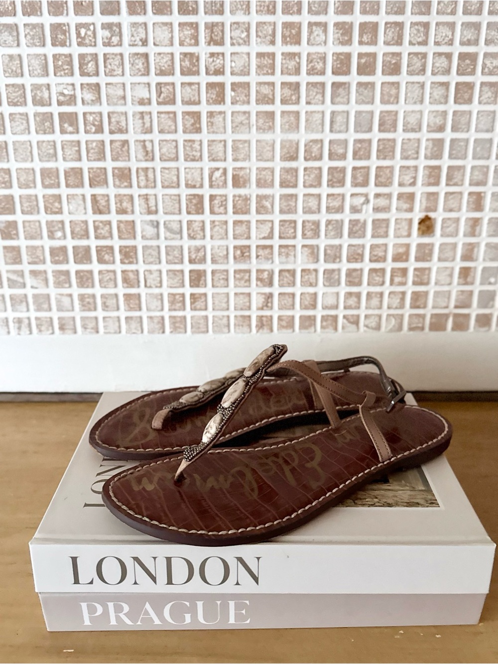 Sam Edelman Brown Leather T-Strap Sandals - 7.5 M
